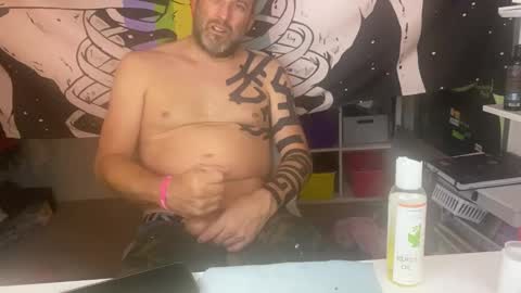 Snapshot of happyendingstory chatting on January 2025 11:43:02 AM Josh Hamilton online show from January 2025 11:43:02 AM