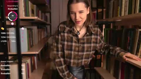 Snapshot of happynewdear chatting on December 2025 01:48:02 AM Evy online show from December 2025 01:48:02 AM