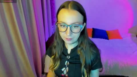 Snapshot of happystephanie chatting on September 2025 04:22:02 PM Stephanie online show from September 2025 04:22:02 PM