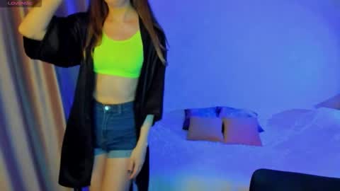 Snapshot of happystephanie chatting on October 2025 06:27:02 PM Stephanie online show from October 2025 06:27:02 PM