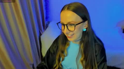 Snapshot of happystephanie chatting on October 2025 06:04:01 PM Stephanie online show from October 2025 06:04:01 PM