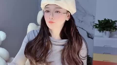 Snapshot of happysweetie168 chatting on December 2024 05:08:02 PM Daisy online show from December 2024 05:08:02 PM