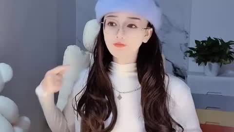 Snapshot of happysweetie168 chatting on December 2024 01:17:01 PM Daisy online show from December 2024 01:17:01 PM