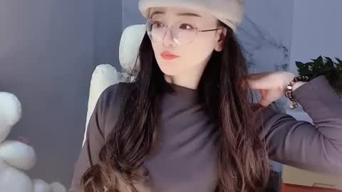 Snapshot of happysweetie168 chatting on December 2024 04:27:02 PM Daisy online show from December 2024 04:27:02 PM