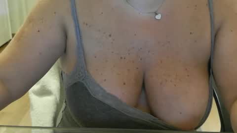 Snapshot of happyyuma chatting on September 2025 01:23:01 PM happyyuma online show from September 2025 01:23:01 PM