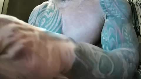 Snapshot of hardbody205a chatting on January 2025 11:33:01 PM hardbody205a online show from January 2025 11:33:01 PM