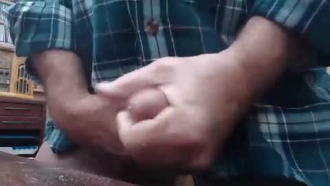 Snapshot of hardbuns chatting on January 2025 07:04:01 PM Brad online show from January 2025 07:04:01 PM