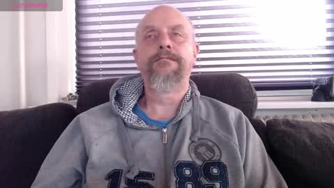 MrLazy online show from September 2025 01:57:02 PM