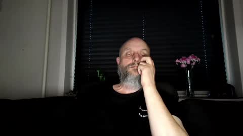 MrLazy online show from April 2026 06:24:02 PM