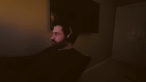 Snapshot of hardswtch chatting on December 2024 11:12:02 PM Tom online show from December 2024 11:12:02 PM