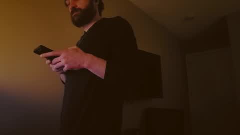 Snapshot of hardswtch chatting on December 2024 02:18:01 AM Tom online show from December 2024 02:18:01 AM