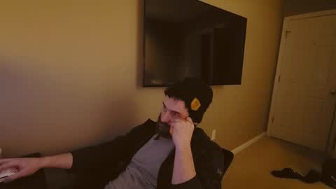 Snapshot of hardswtch chatting on December 2024 09:00:02 PM Tom online show from December 2024 09:00:02 PM