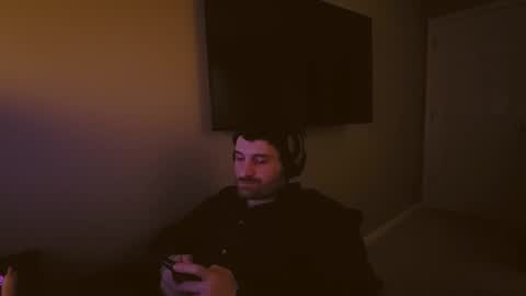 Snapshot of hardswtch chatting on December 2024 11:43:02 PM Tom online show from December 2024 11:43:02 PM