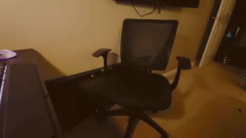 Snapshot of hardswtch chatting on December 2024 12:26:02 AM Tom online show from December 2024 12:26:02 AM