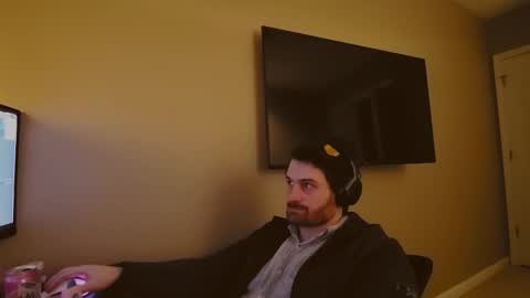 Snapshot of hardswtch chatting on December 2024 09:20:02 PM Tom online show from December 2024 09:20:02 PM