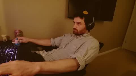 Snapshot of hardswtch chatting on December 2024 12:23:01 AM Tom online show from December 2024 12:23:01 AM