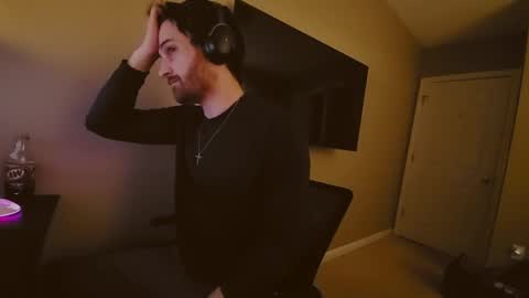 Snapshot of hardswtch chatting on December 2024 12:42:02 AM Tom online show from December 2024 12:42:02 AM