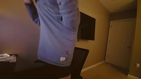 Snapshot of hardswtch chatting on December 2024 11:24:01 PM Tom online show from December 2024 11:24:01 PM