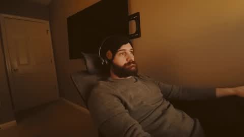 Snapshot of hardswtch chatting on February 2025 11:42:02 PM Tom online show from February 2025 11:42:02 PM