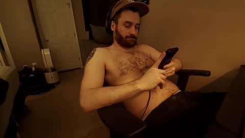 Snapshot of hardswtch chatting on September 2025 12:38:01 PM Tom online show from September 2025 12:38:01 PM