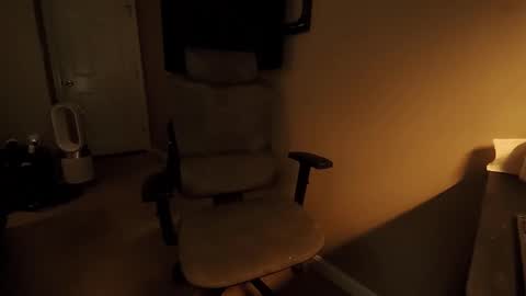 Snapshot of hardswtch chatting on September 2025 08:52:02 PM Tom online show from September 2025 08:52:02 PM