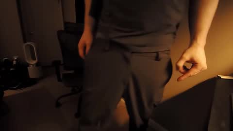 Snapshot of hardswtch chatting on September 2025 10:32:02 PM Tom online show from September 2025 10:32:02 PM