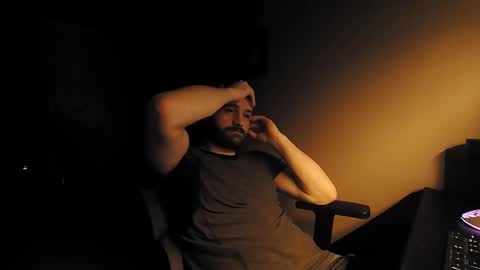 Snapshot of hardswtch chatting on September 2025 02:35:01 AM Tom online show from September 2025 02:35:01 AM