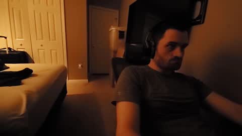 Snapshot of hardswtch chatting on September 2025 12:16:01 AM Tom online show from September 2025 12:16:01 AM