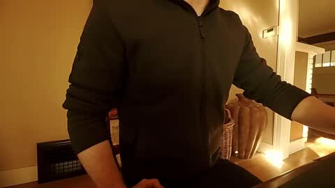 Snapshot of hardswtch chatting on October 2025 10:19:01 PM Tom online show from October 2025 10:19:01 PM