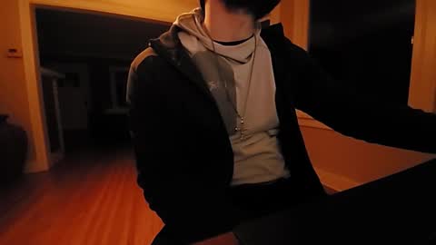 Snapshot of hardswtch chatting on October 2025 04:53:02 AM Tom online show from October 2025 04:53:02 AM