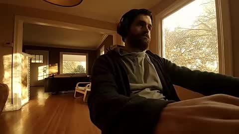 Snapshot of hardswtch chatting on October 2025 11:17:02 PM Tom online show from October 2025 11:17:02 PM