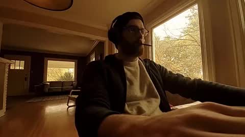 Snapshot of hardswtch chatting on October 2025 07:48:02 PM Tom online show from October 2025 07:48:02 PM