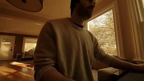 Tom online show from November 2025 09:46:02 PM