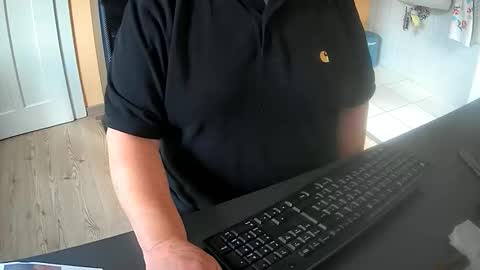 Snapshot of hardy3251 chatting on September 2025 02:41:02 PM hardy3251 online show from September 2025 02:41:02 PM