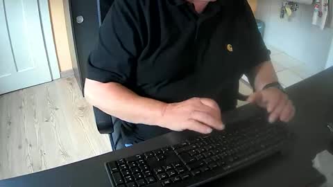 Snapshot of hardy3251 chatting on September 2025 10:17:01 AM hardy3251 online show from September 2025 10:17:01 AM