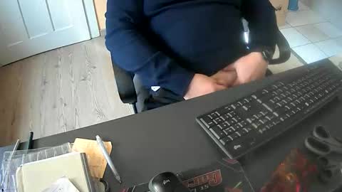 Snapshot of hardy3251 chatting on November 2025 11:10:02 AM hardy3251 online show from November 2025 11:10:02 AM