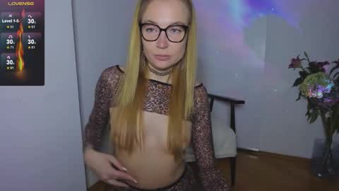 Snapshot of harley_everly chatting on October 2025 06:53:02 PM Tasya online show from October 2025 06:53:02 PM