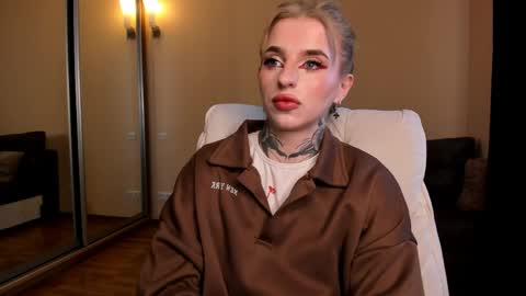 Julia online show from April 2026 06:41:02 AM