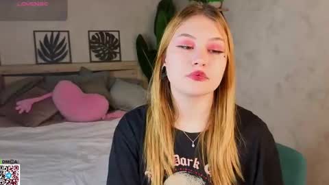 Snapshot of harmony_mills chatting on September 2025 12:05:01 AM Christine online show from September 2025 12:05:01 AM