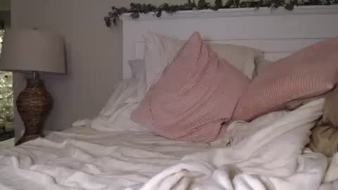 Snapshot of harmony_rose_xoxo chatting on December 2024 11:45:01 PM Harmony online show from December 2024 11:45:01 PM