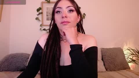 Snapshot of harmonyy01 chatting on February 2025 04:18:02 AM Harmony Please help me to reach 100 thumbs up online show from February 2025 04:18:02 AM