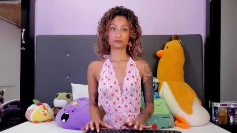 Snapshot of harmonyy_hill chatting on November 2025 11:26:02 PM Harmony Hill online show from November 2025 11:26:02 PM