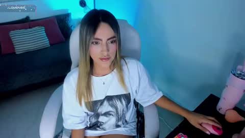 Snapshot of harper_woods chatting on September 2025 09:26:01 PM Harper online show from September 2025 09:26:01 PM