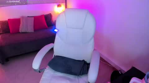 Snapshot of harper_woods chatting on October 2025 08:51:02 PM Harper online show from October 2025 08:51:02 PM