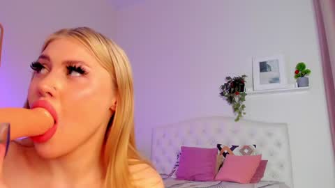 Snapshot of harpi_cruz chatting on December 2024 02:22:01 PM Its KIra hello HUSH is here online show from December 2024 02:22:01 PM