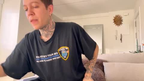 Snapshot of harry_jen chatting on December 2024 08:48:01 AM TAP HERE choise Harry tattoo on chest Jen curls hair online show from December 2024 08:48:01 AM