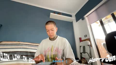 Snapshot of harry_jen chatting on September 2025 08:58:02 AM TAP HERE choise Harry tattoo on chest Jen curls hair online show from September 2025 08:58:02 AM