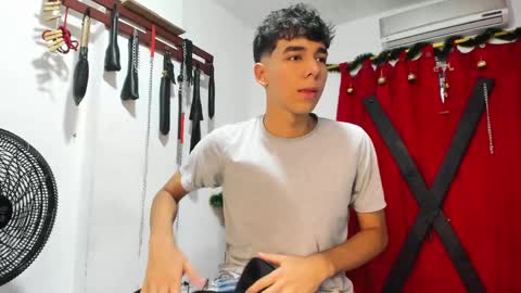 Snapshot of harry_latinboy chatting on December 2024 07:43:02 PM Harry online show from December 2024 07:43:02 PM