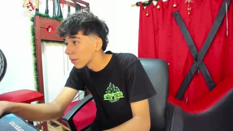 Snapshot of harry_latinboy chatting on December 2024 11:09:02 PM Harry online show from December 2024 11:09:02 PM