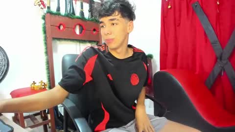 Snapshot of harry_latinboy chatting on December 2024 07:43:02 PM Harry online show from December 2024 07:43:02 PM